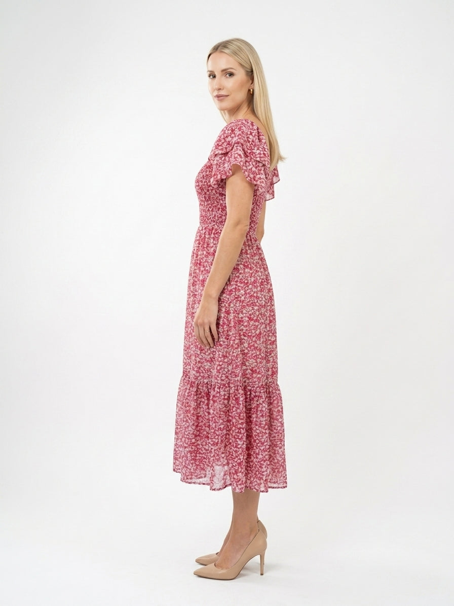 Hindbærpink midikjole med småblomstret print og flagreærmer