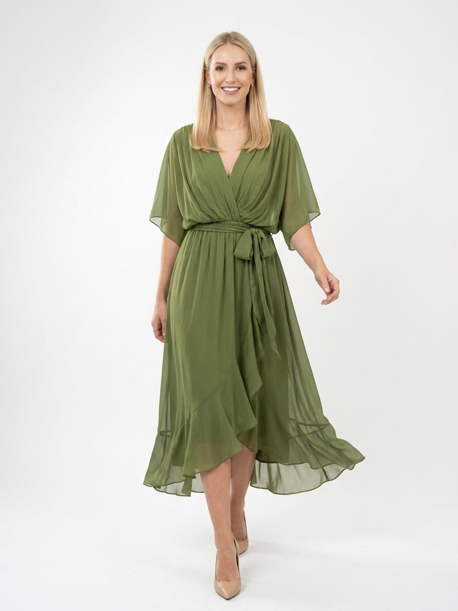Olivengrøn chiffon midi-kjole med engelsærmer og tørklædehem